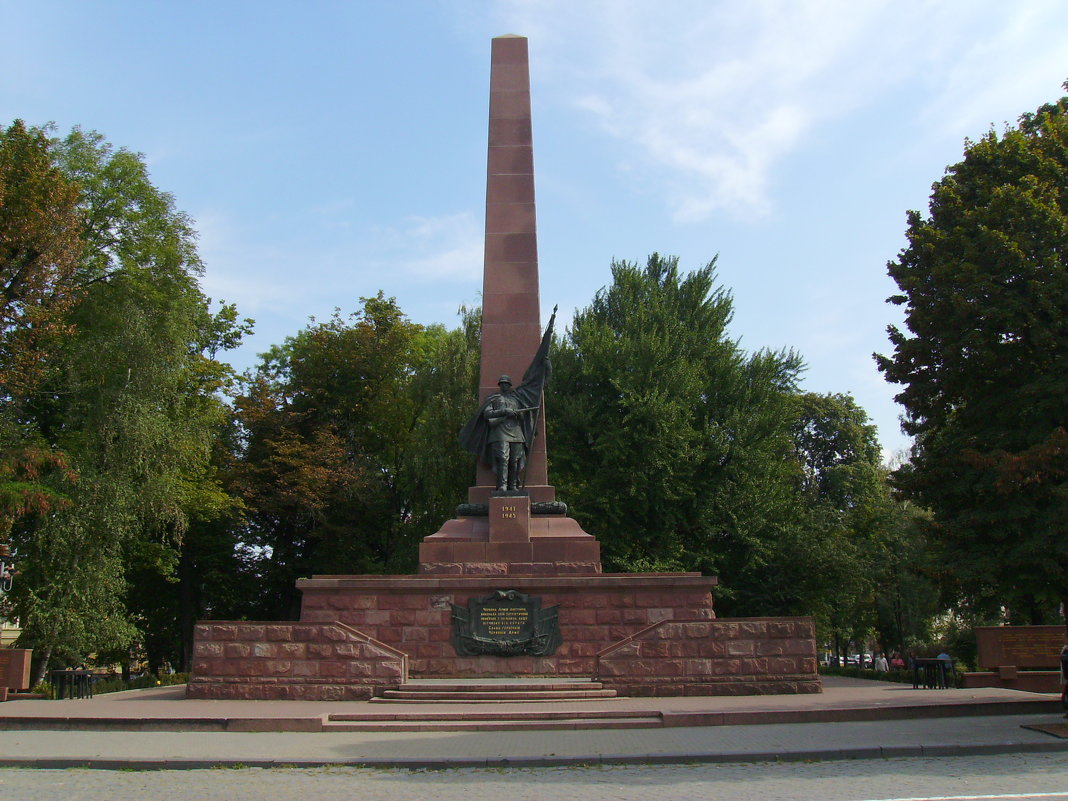 Памятник  советским  воинам - освободителям  в  Черновцах - Андрей  Васильевич Коляскин
