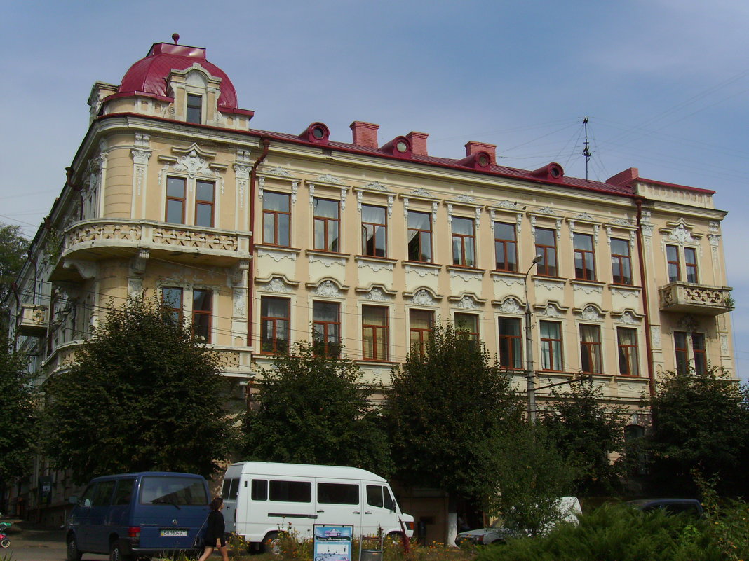 Административное  здание  в  Черновцах - Андрей  Васильевич Коляскин