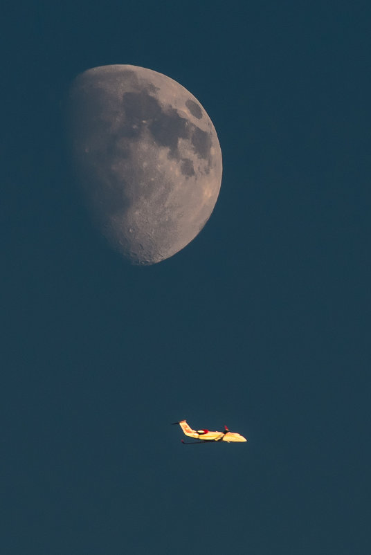 "Небо, самолет, ..... Луна." - Alex SkomoroX