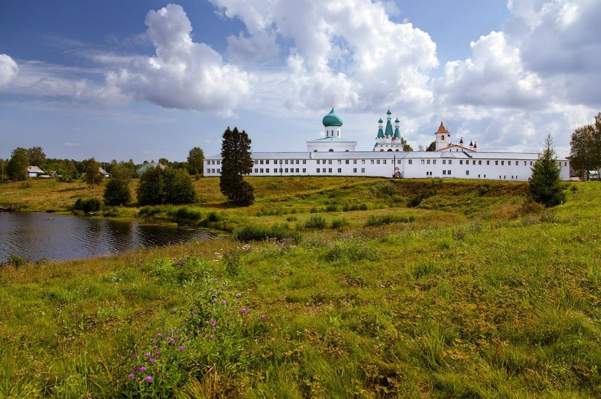 Вид на Троицкий  комплекс монастыря - Елена Павлова (Смолова)