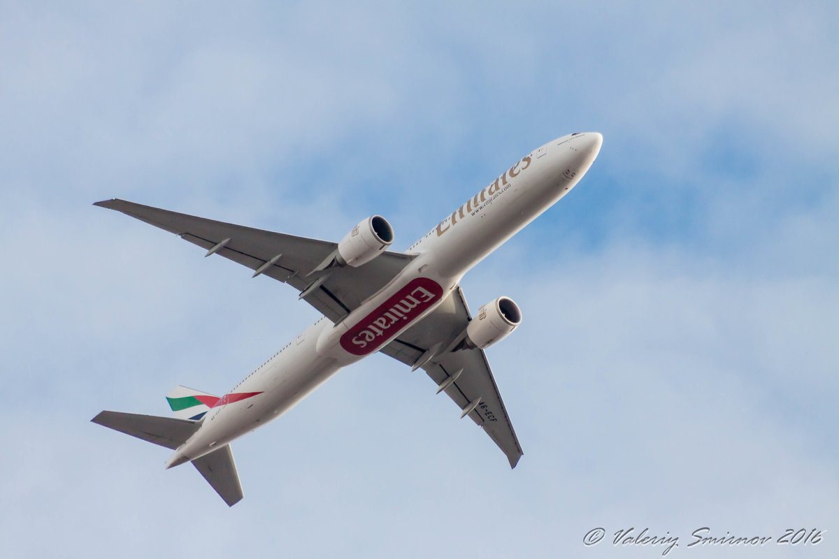 Emirates Boeing 777-31H (ER) A6-ECF Рейс Санкт-Петербург - Дубаи - Валерий Смирнов