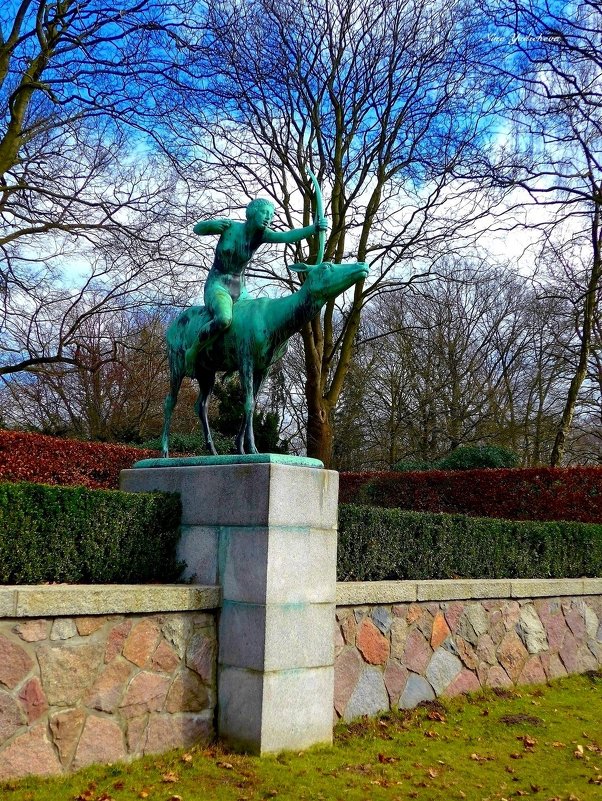 Diana + Hirschkuh. Hamburg. Stadtpark - Nina Yudicheva