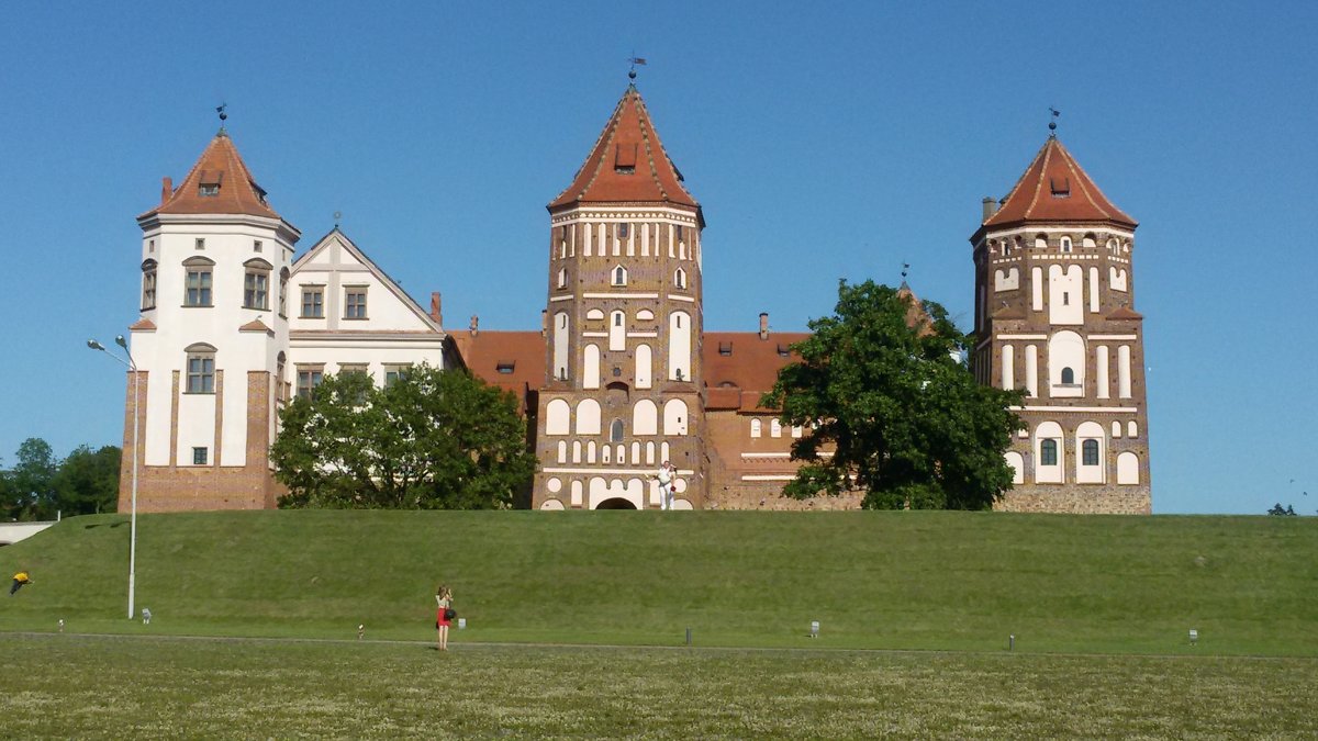 Беларусь,Мирский замок.май 2015 - Ирина 