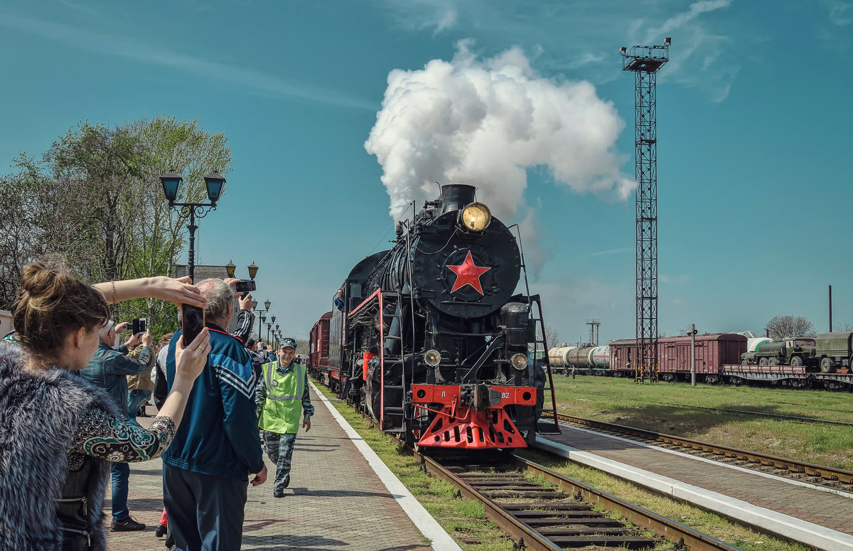 В день 72-ой годовщины освобождения Керчи от немецко-фашистских захватчиков. - Анатолий Щербак