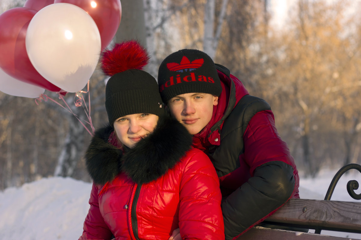 Пара в зимнем парке - Дарья Мелентьева 