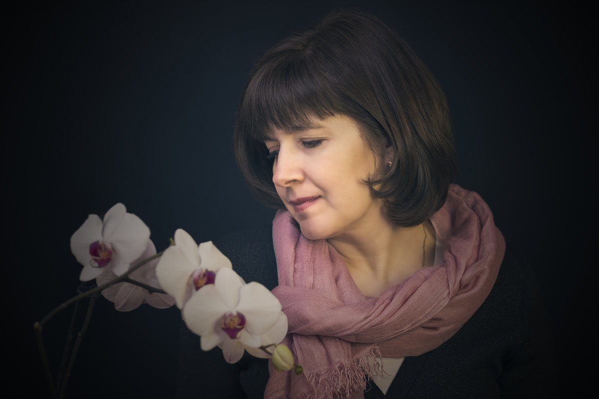 Дама с орхидеями - Олег Дорошенко