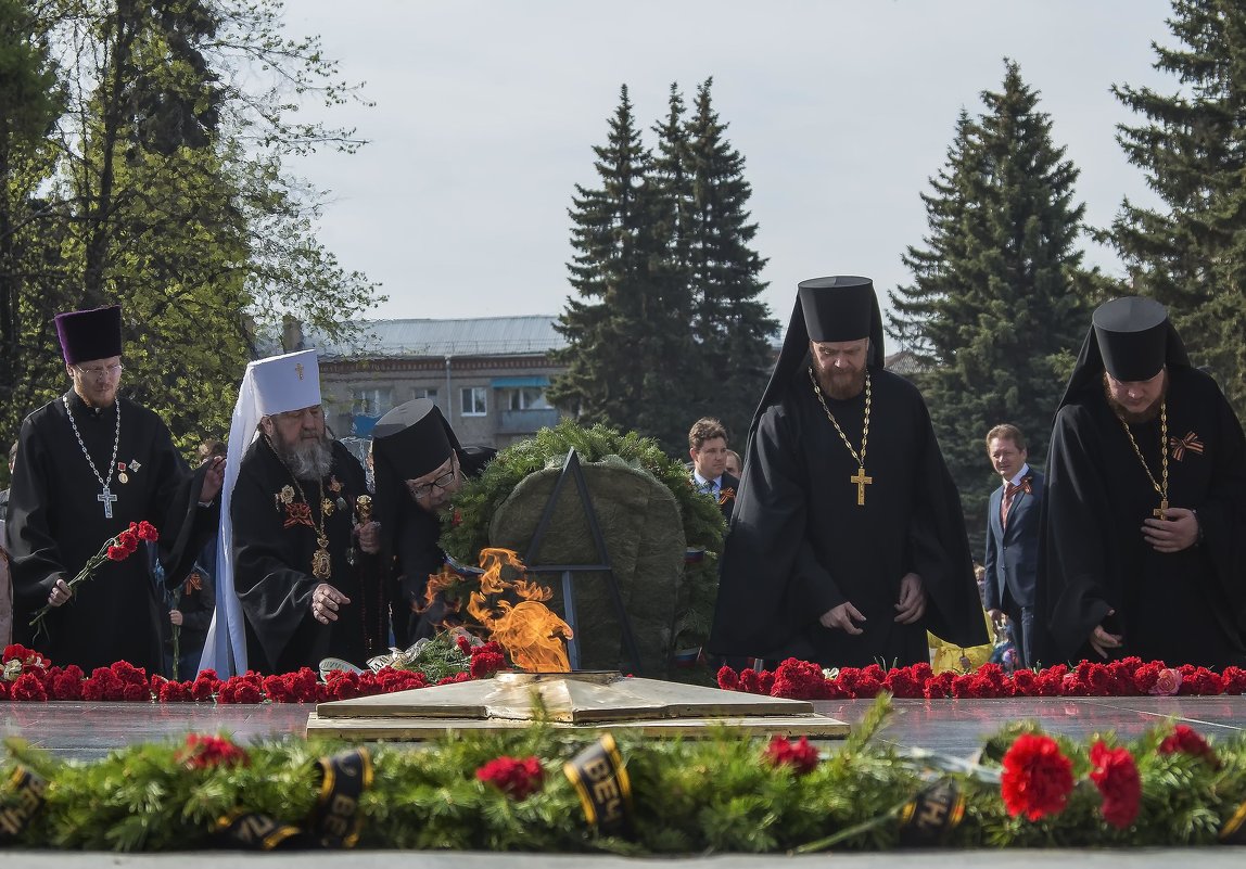 9 мая 2016 г. возложение цветов к Вечному Огню - Владимир Максимов