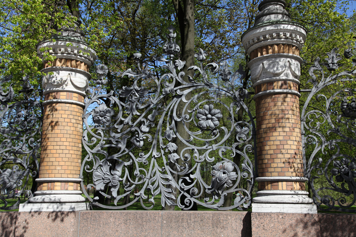 Фрагмент решетки Александровского сада. Питер - Наталья 