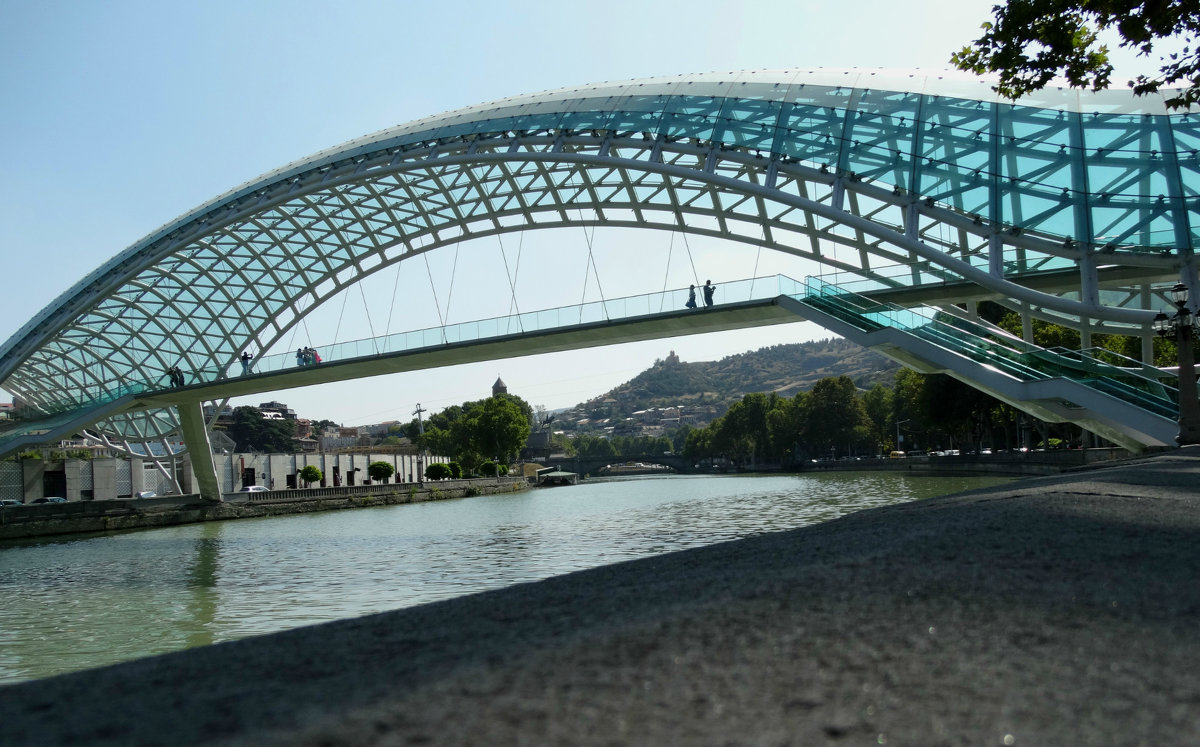 мост Мира ,Тбилиси - Alla Swan