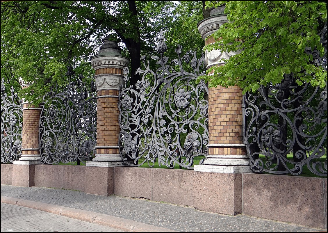 Ограда Михайловского сада - Вера 