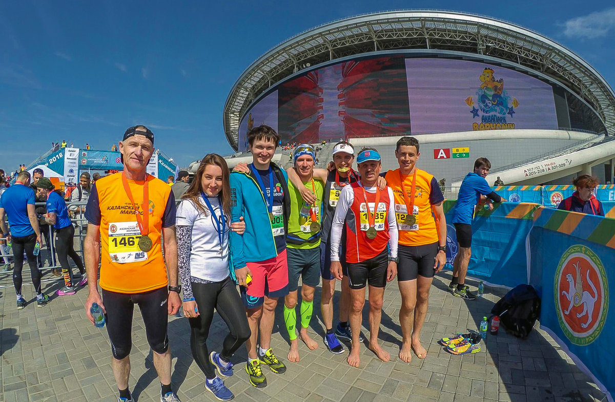 Команда кировских марафонцев в Казани после забега - Юрий Митенёв