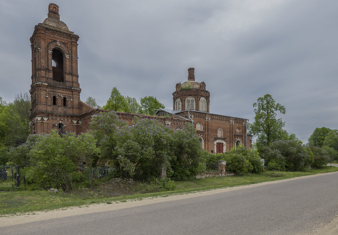 Церковь "Икона Казанской Божьей Матери" в селе Трехсвятское Мск.обл. - Михаил "Skipper"