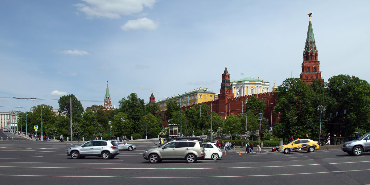 Вид на Кремль с Боровицкой площади. - Yuri Chudnovetz