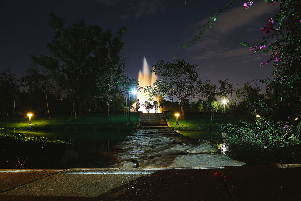 Ночной парк Бангкока - Кирилл Охват