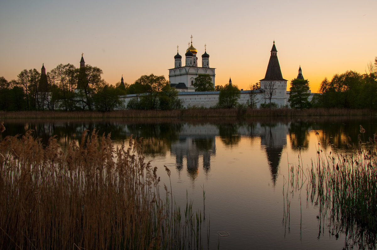Предзакатное безмолвие Иосифо-Волоцкого монастыря - Alexander Petrukhin 