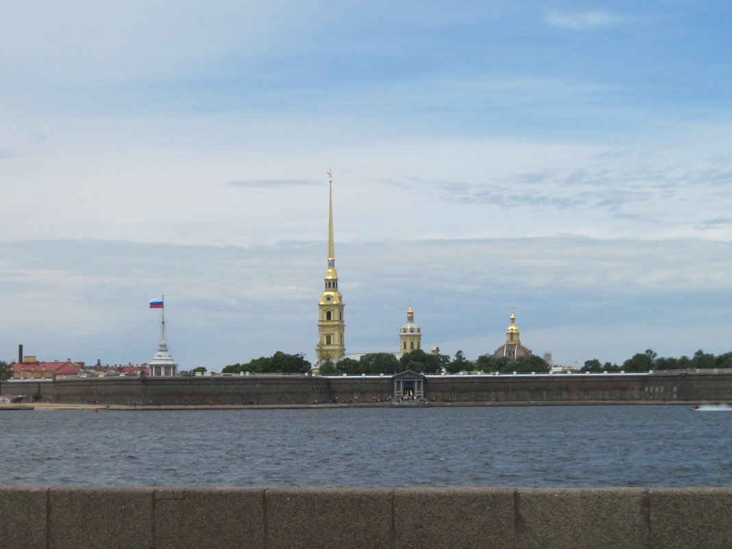 С видом на Петропавловскую крепость - Маера Урусова