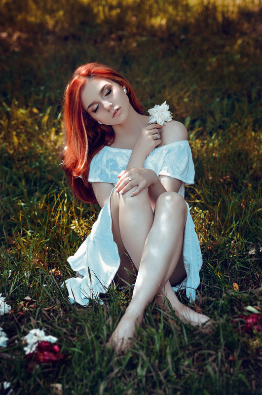 Девушка в белом - Ирина Лютова