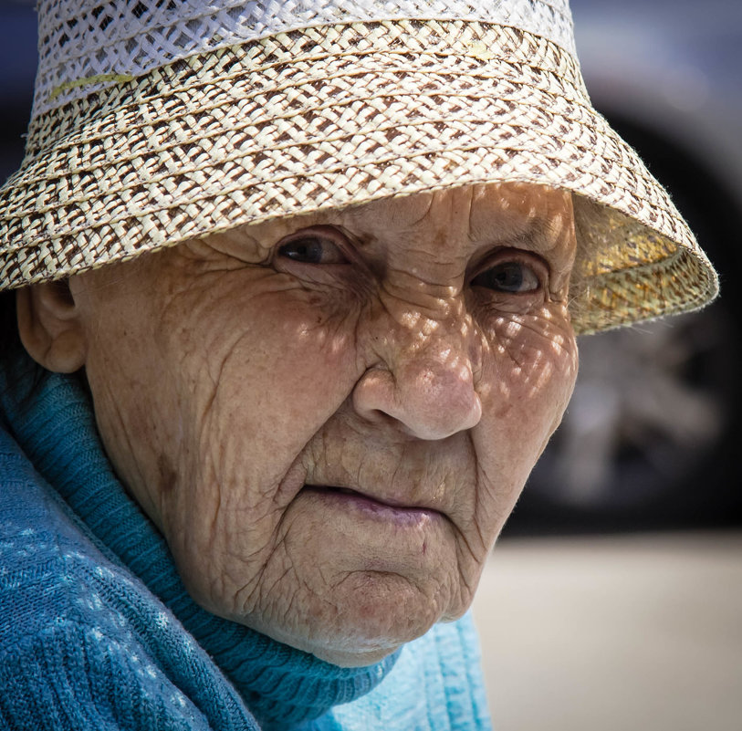 Бабушка в соломенной шляпке. - Валерий Гудков