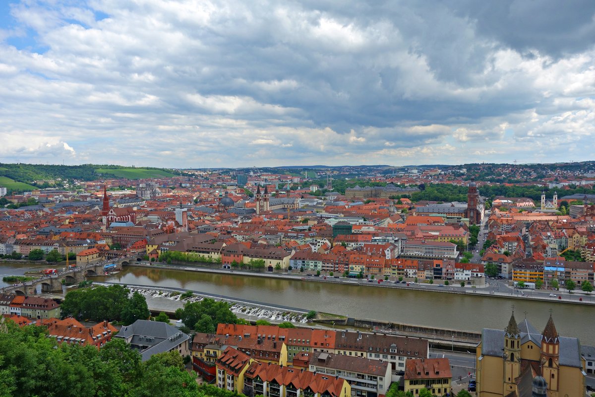Вид города Вюрцбург со смотровой площадки Крепости Мариенберг - Galina Dzubina