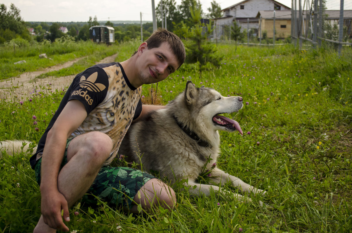 Человек с собакой - Алексей Бродовой