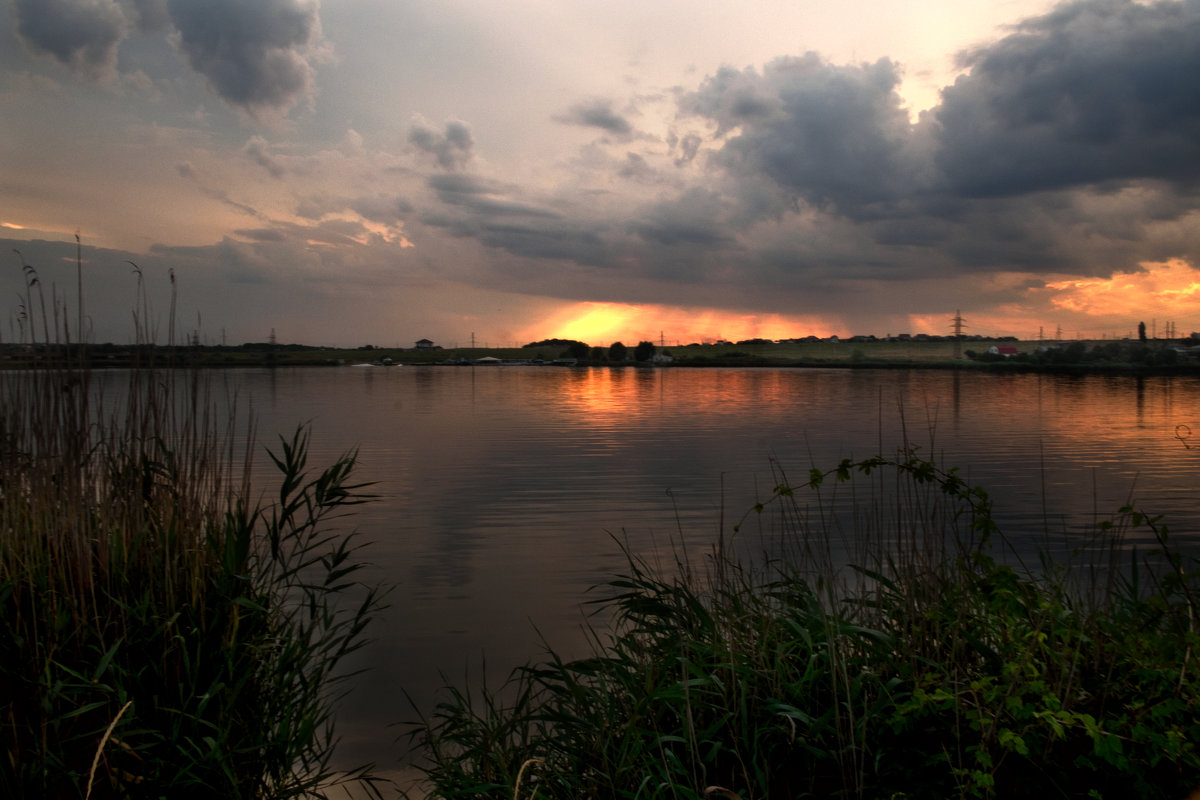 Закат над озером - Виктория Бондаренко