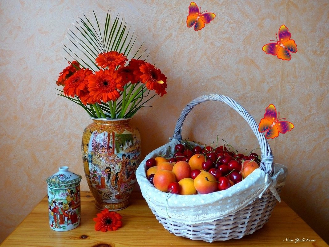 Герберы и фрукты в корзине - Nina Yudicheva