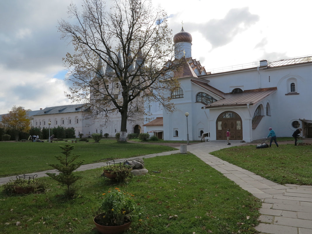 Тихвинский монастырь - Наталья 