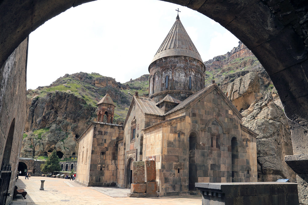 скальный храм в Гегарде. Армения - Лидия кутузова
