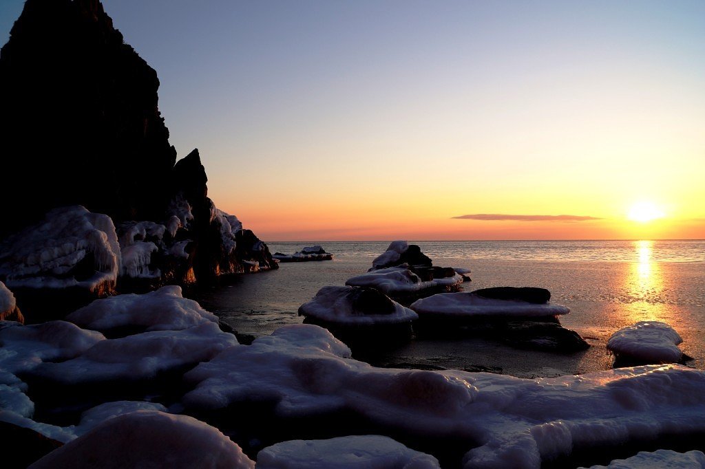 Зимний морской пейзаж - Василий Искалеев 