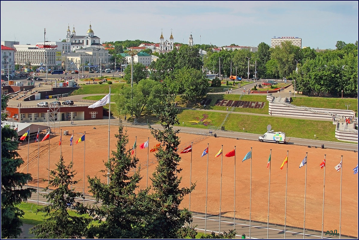 *** - Роланд Дубровский