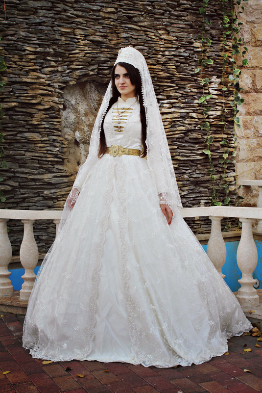 скромная невесточка - Салима Боташева