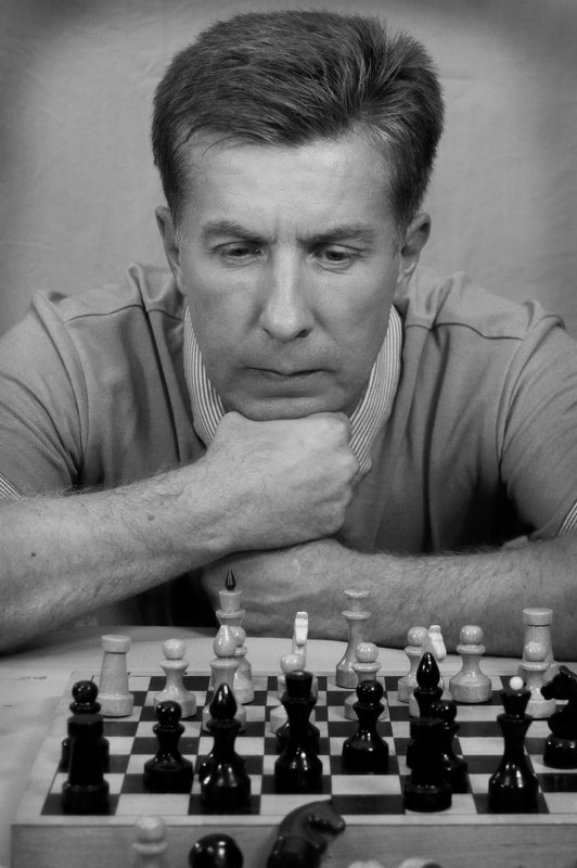 В жизни, как в шахматах - Антон Криухов