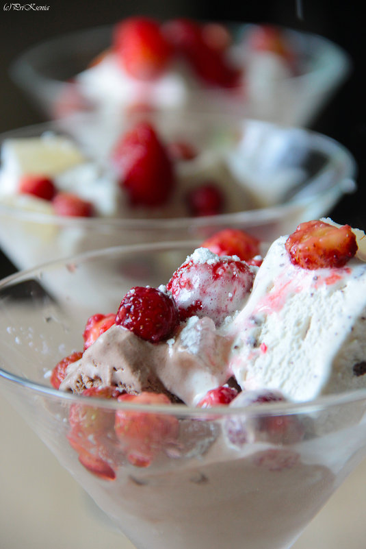 Десерт "Мороженое жаркое лето" с ягодами и рахат-лукумом. - Ксения Прикман