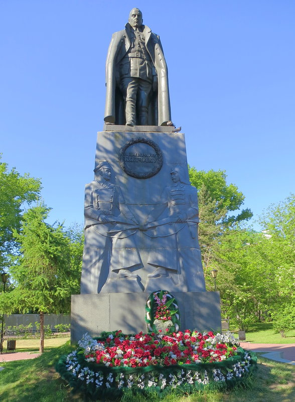 Памятник Александру Колчаку на территории Знаменской церкви - Людмила Огнева 