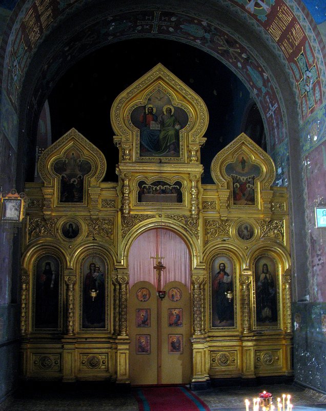 Врата внутри  Храма Новоафонского монастыря. - Валерия  Полещикова 