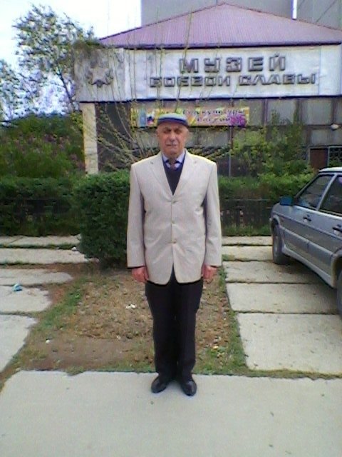 я  у музея боевой славы 345й ДСД - Ахмедов Саид  Тагирович 