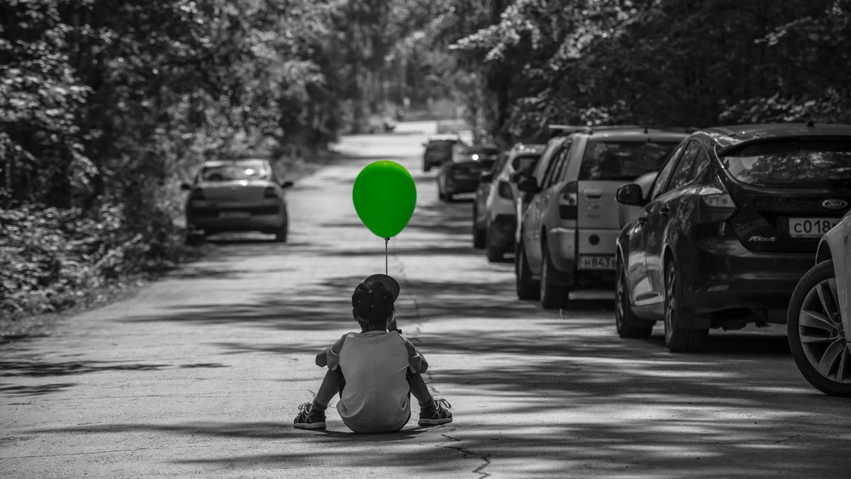 green balloon - Dmitry Ozersky