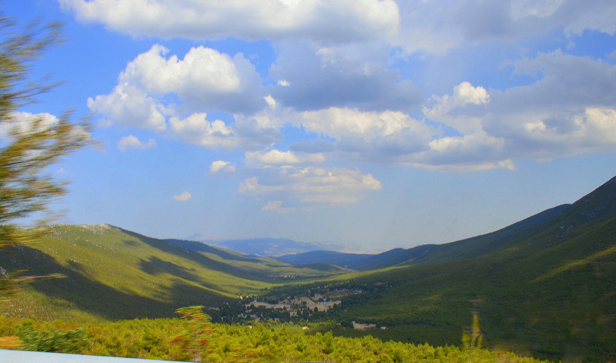 Вид в горах (снято с машины) - Оля Богданович