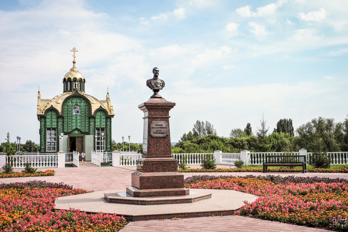 Бюст Николаю || и святой источник Святителя Питирима на набережной Тамбова. - Александр Селезнев