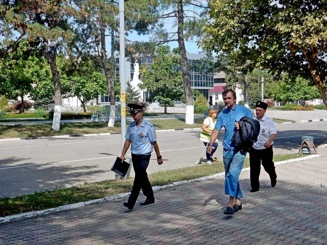 "Арестован" по подозрению - Владимир 