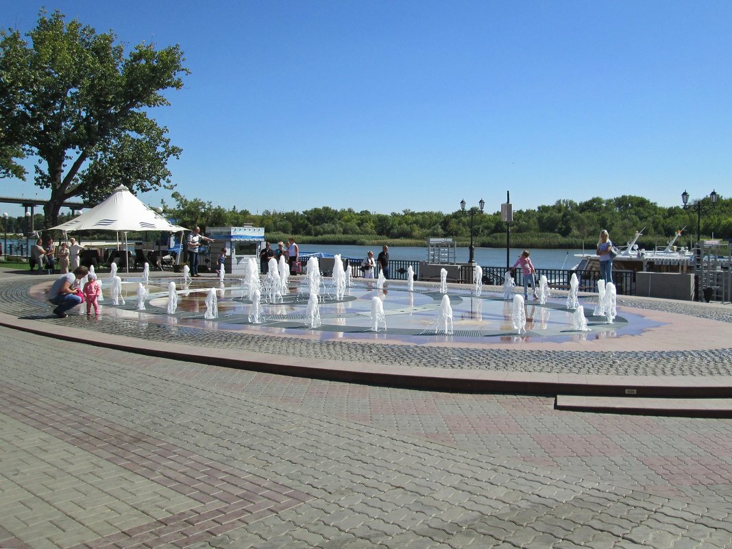 Фонтан «Петровский» является единственным в Ростове-на-Дону фонтаном, не имеющим бассейна - Татьяна Смоляниченко