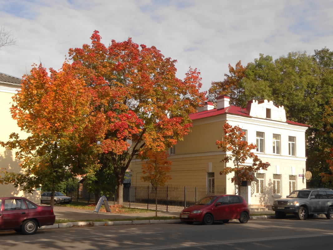 осень в городе - Михаил Жуковский