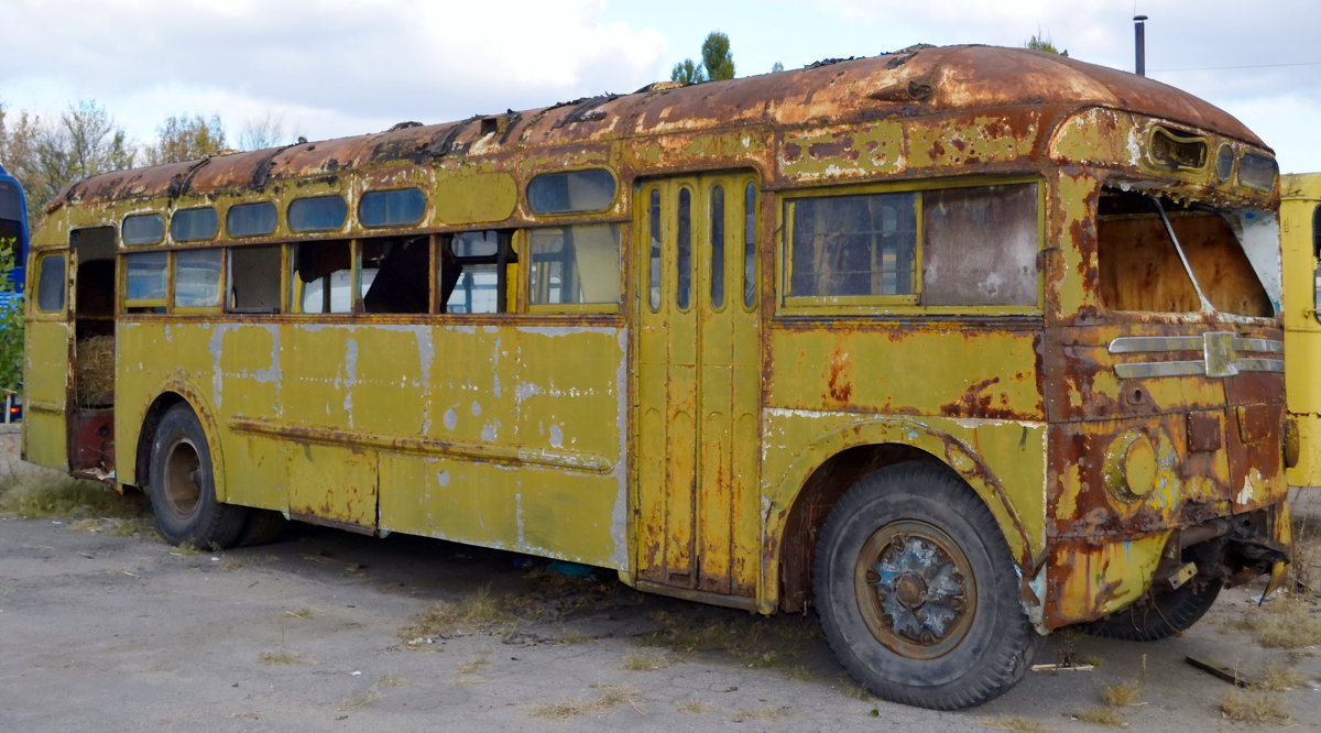 Старый автобус - Ростислав 