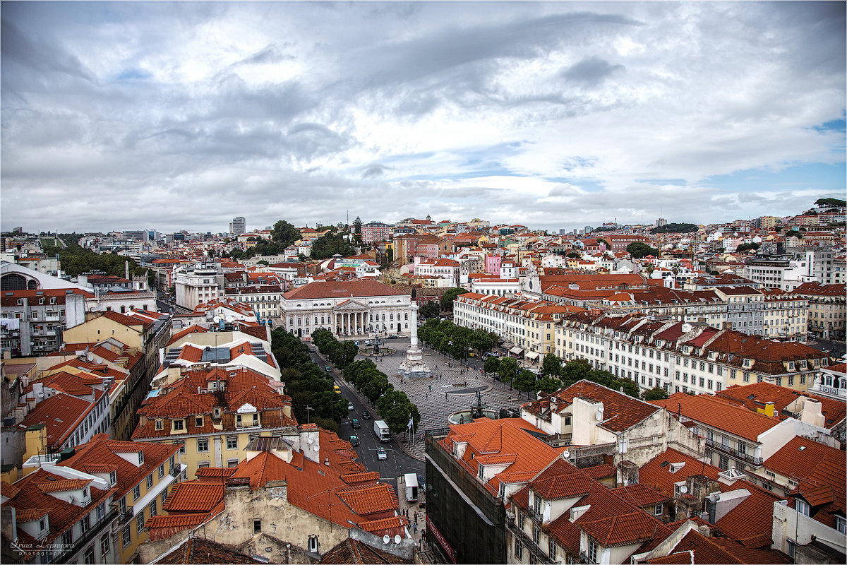 Вид на Лиссабон и площадь Россио с площадки лифта Санта Жушта - Ирина Лепнёва