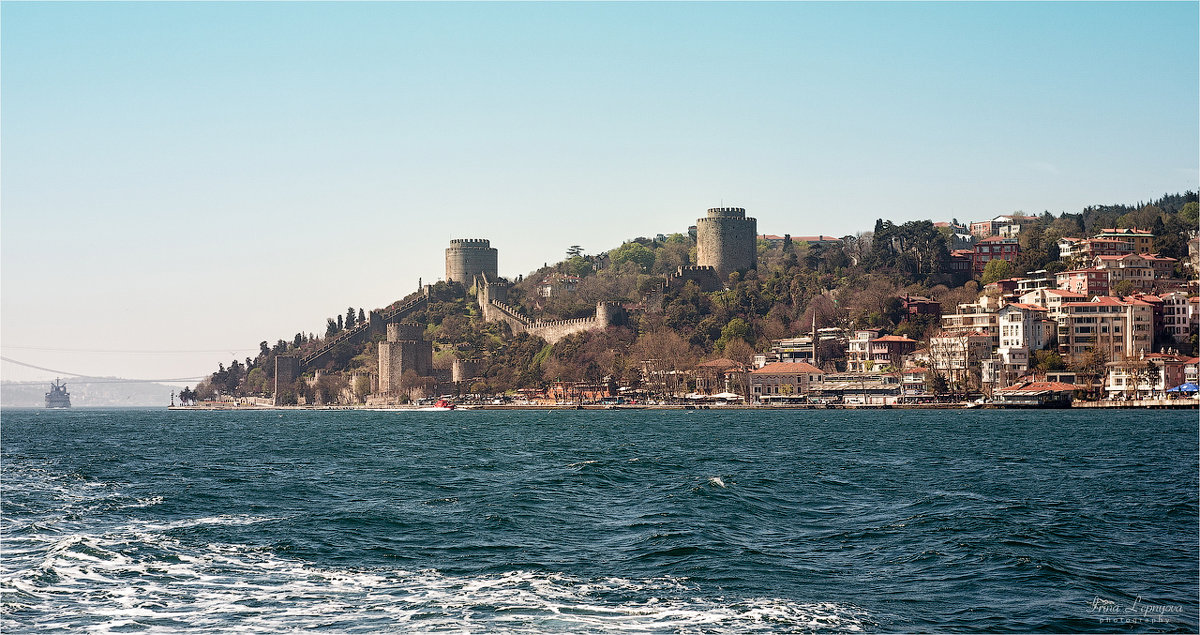 Крепость Румели Хисары на берегу Босфора в Стамбуле - Ирина Лепнёва
