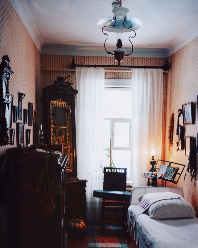 Внутренний интерьер одной из комнат А.П.Чехова - Иван Новоселов