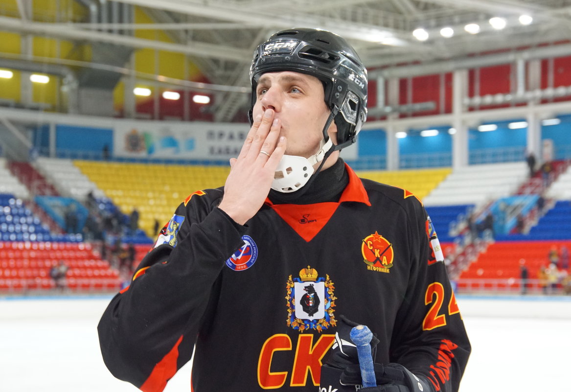 Настоящий хоккей - Андрей Горячев