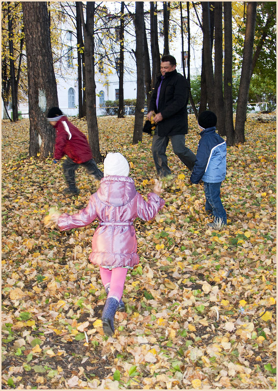 В парке с детьми... - Дмитрий Петренко