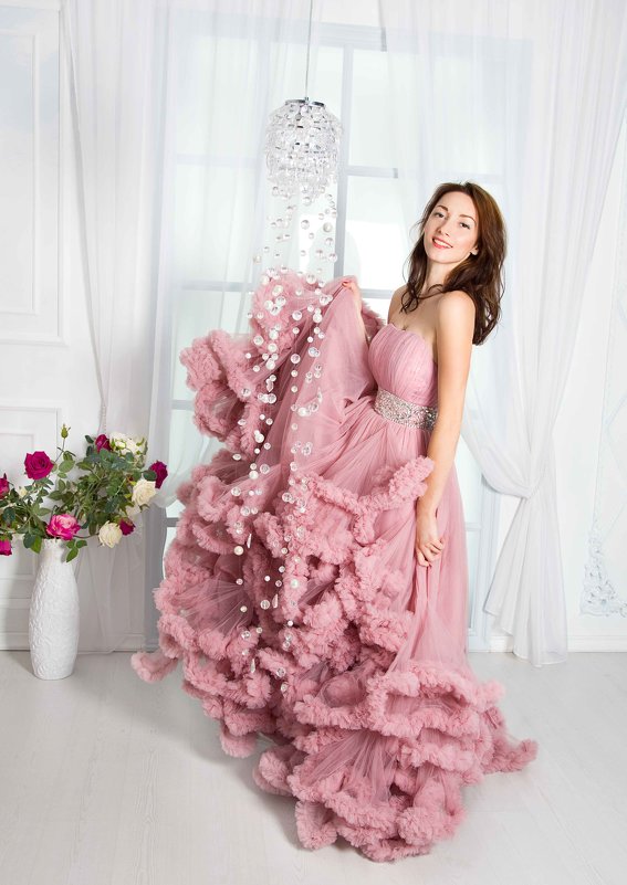 Принцесса в фотостудии в платье облако - Нина Потапова