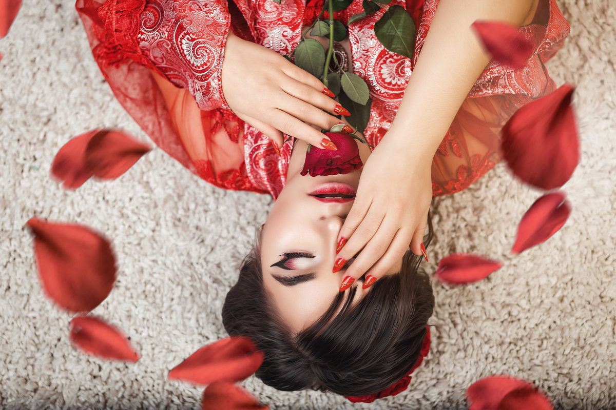 Красная роза - Мария Дергунова